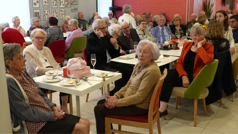 L'évènement est célébré avec la famille et les résidents de la maison de seniors Domitys