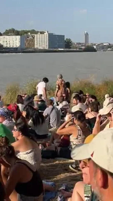 Le spectacle céleste offert par l'éclipse solaire près de Nantes