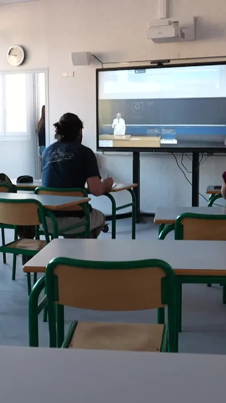"L'idée c'est de les fidéliser au territoire" : à Digne-les-Bains, les étudiants en médecine suivent les cours de première année à distance