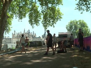 À la suite de l'annulation des trois jours de Chambord Live, les équipes entament le démontage du site.