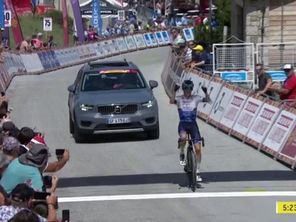 Michaël Woods franchit la ligne, le samedi 18 juin aux Angles, sur la troisième étape de La Route d'Occitanie.