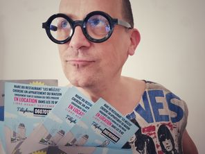 Des flyers pour que les gens trouvent leur logement