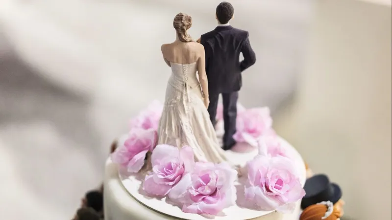 Un gâteau de mariage - image d'illustration.