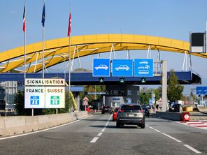 La douane de Bardonnex entre la Haute-Savoie et la Suisse - Photo d'illustration