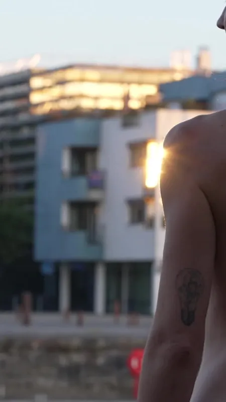 "La réappropriation du corps" : Morgane Lefort photographie des femmes nues dans les rues de La Rochelle