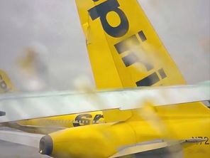 Lors d'une manoeuvre de repoussage, un  airbus A350 a heurté un A321 à Newark (USA) ce 3 mars. Fort heureusement il n'a pas de blessés. 