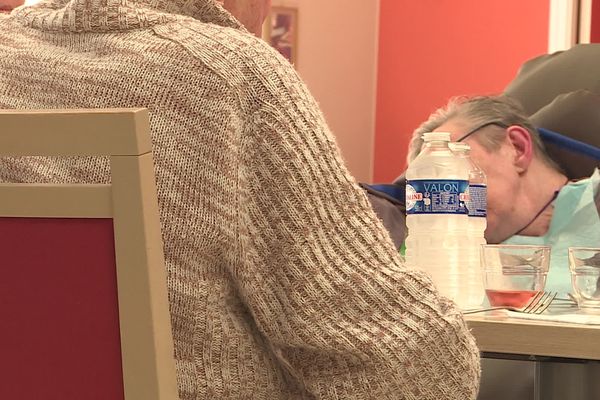 Il ne reste plus que cinq résidents sur les 27 habituellement présent à l'EHPAD de Saint-Agnan (Yonne)